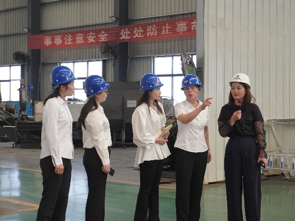 深入廠區(qū)學(xué)習(xí)，提高自身專業(yè)知識。_河南雙志